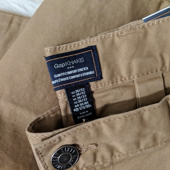Men's Gap Khakis - Picture 2 of 3